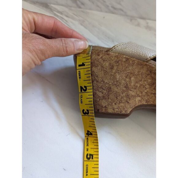 Clark's Women's Cream Slip On Open Toe Leather 3" Heel Sandal Size 7.5 - Picture 7 of 7